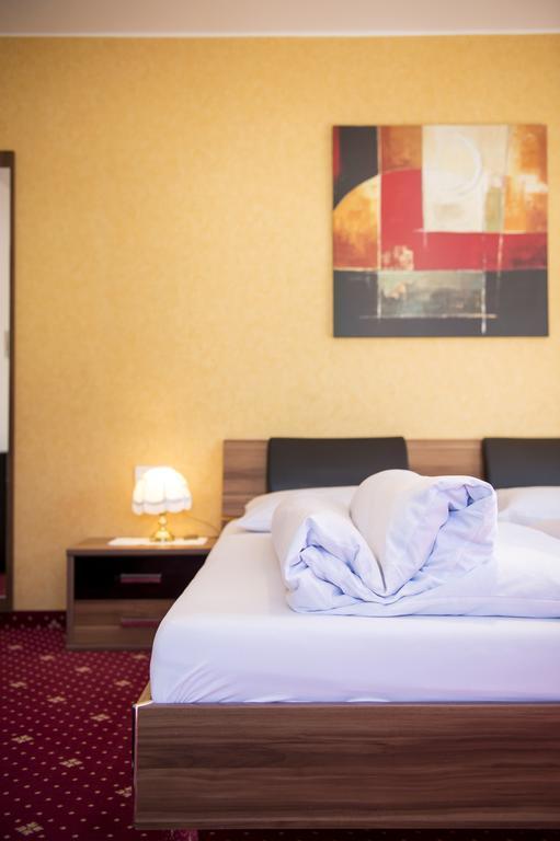 Sonnenberg Hotel Silandro Szoba fotó